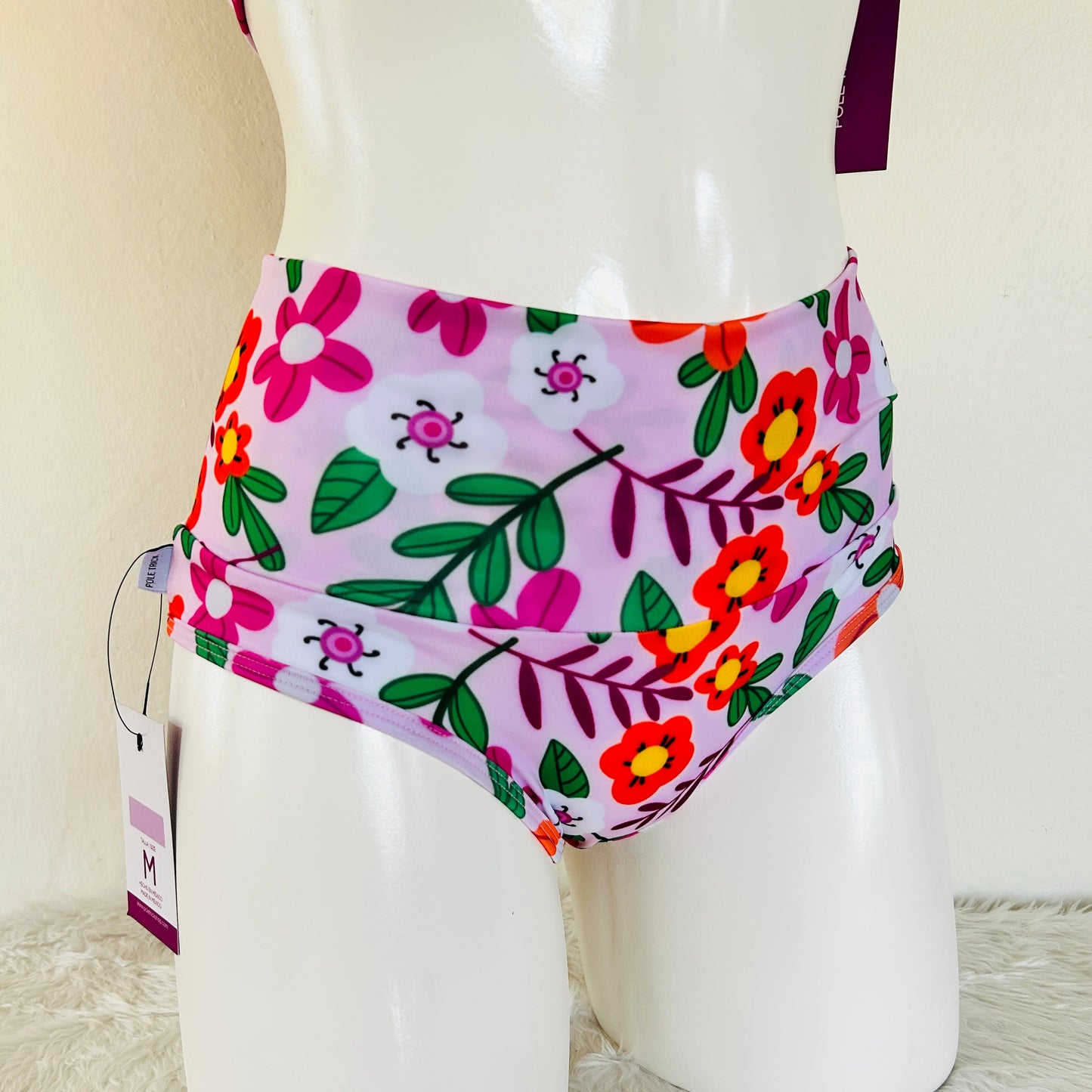 Conjunto Spring Floral - Top Asimétrico + Cachetero Cintura Alta