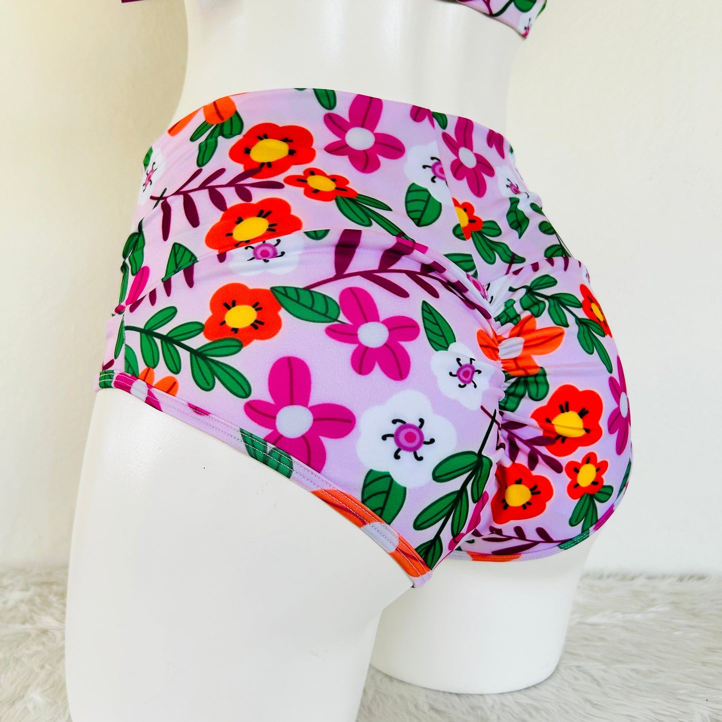 Conjunto Spring Floral - Top Asimétrico + Cachetero Cintura Alta