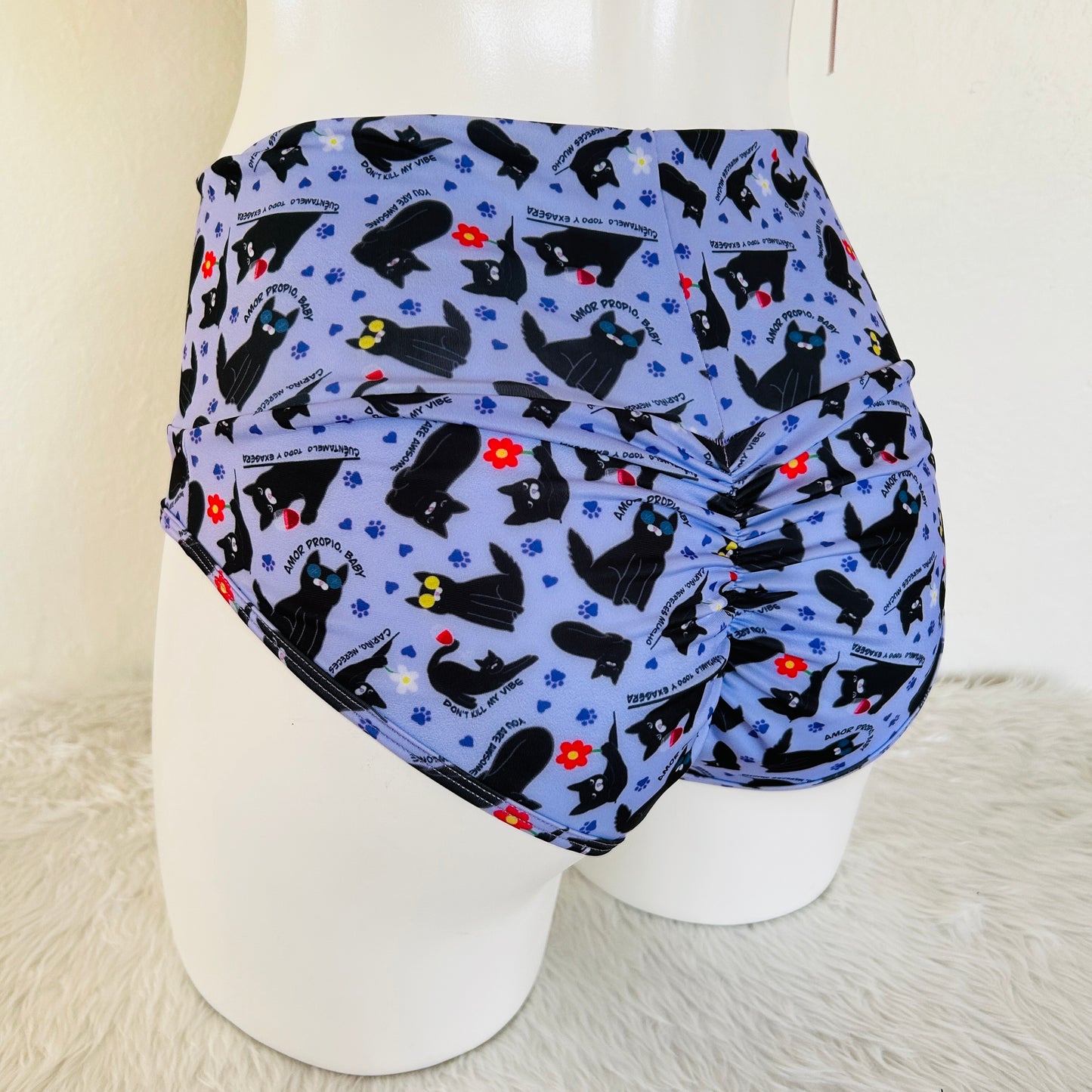 Conjunto Gatitos - Top Asimétrico + Cachetero Cintura Alta