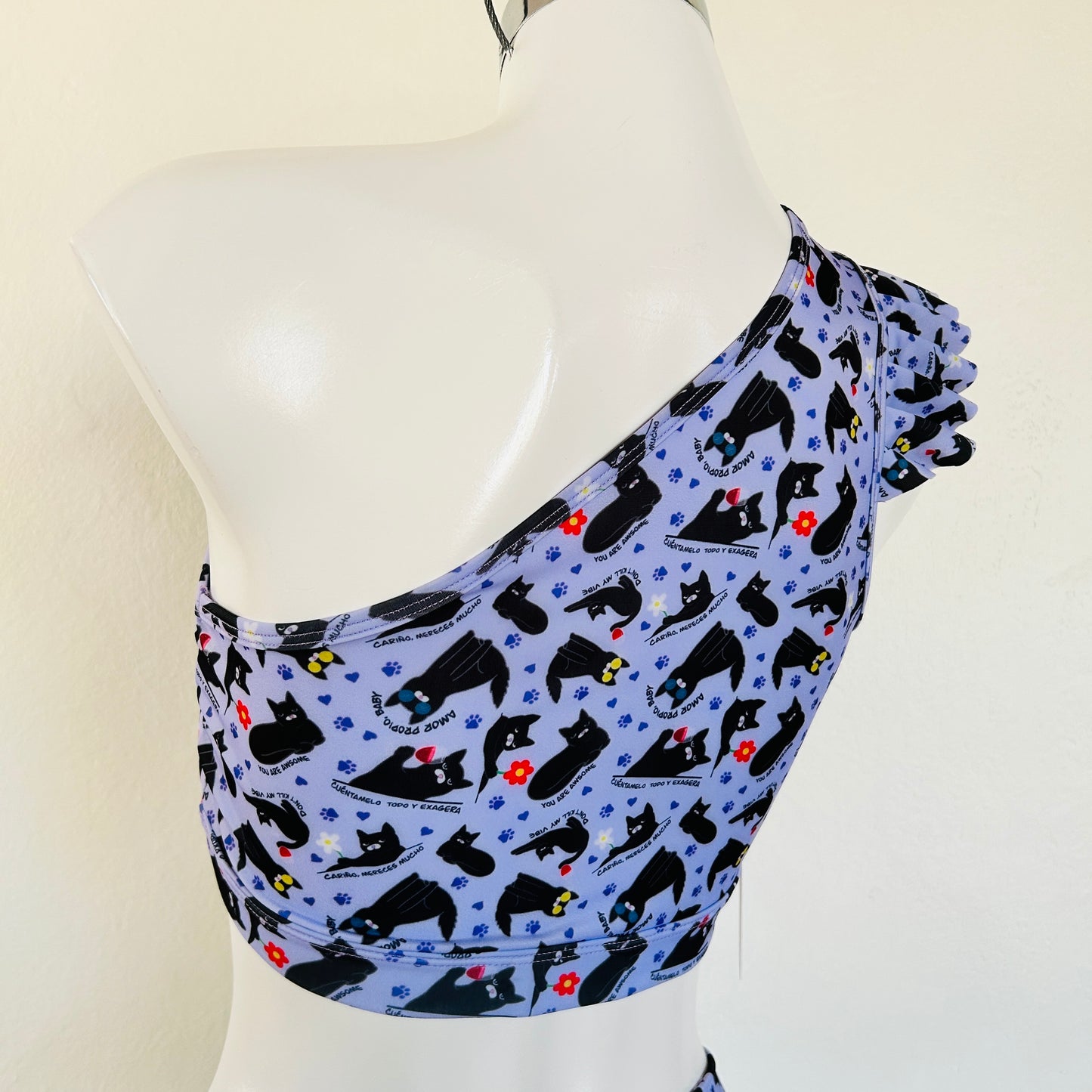Conjunto Gatitos - Top Asimétrico + Cachetero Cintura Alta