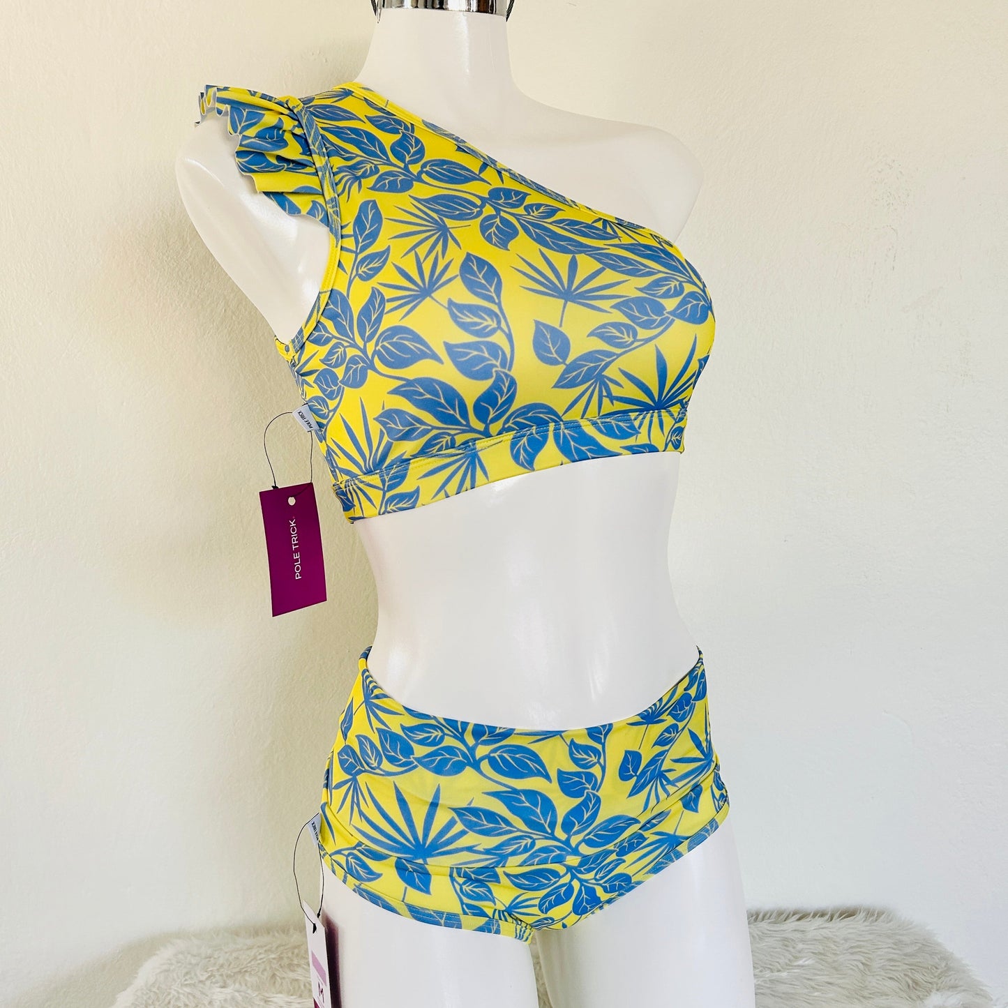 Conjunto Hawaii - Top Asimétrico + Cachetero Cintura Alta